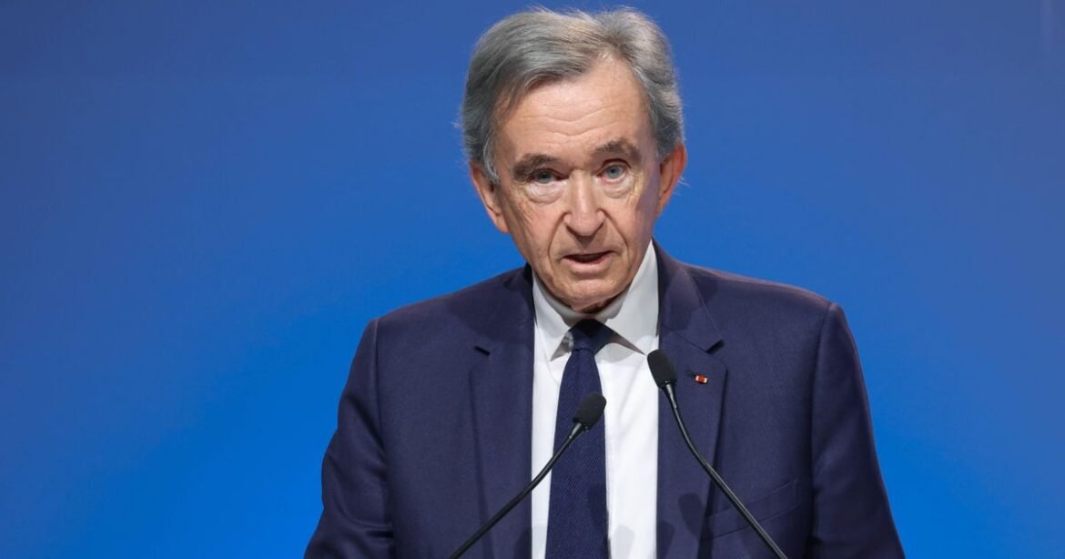 Bernard Arnault makes a donation of 50 million euros to l'X: the head of LVMH will finance the creation of a mathematical institute named after him at the Polytechnic Institute 