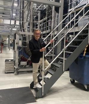 This was a must before leaving. Chaunu, who worked in the printing house, visited our printing house.