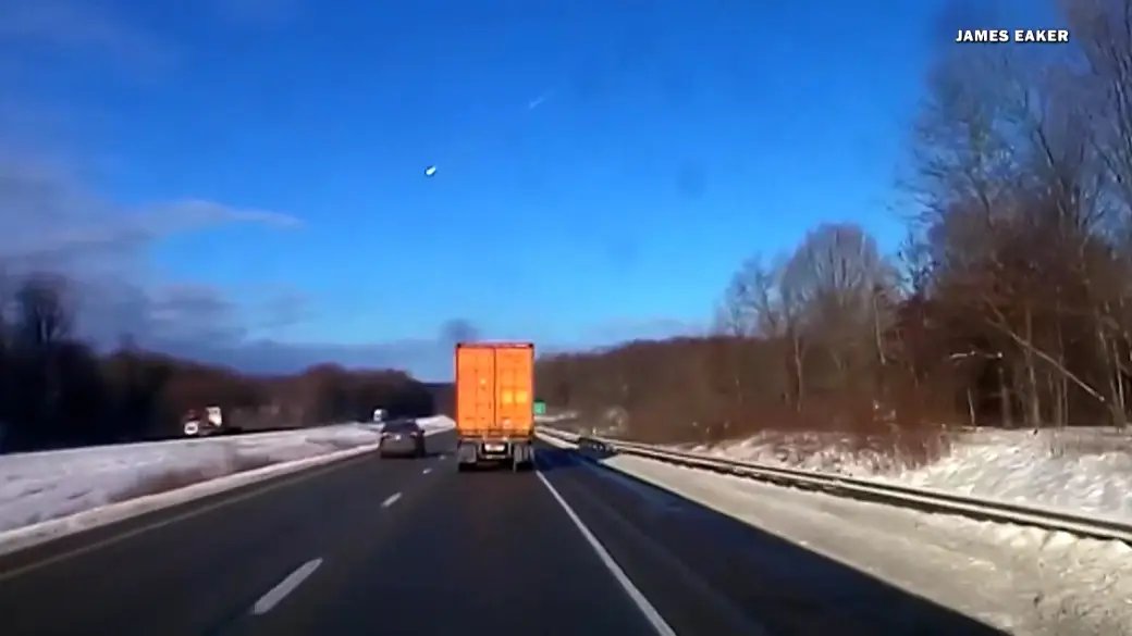 Click to watch video: “A meteorite was spotted rushing through several US states”