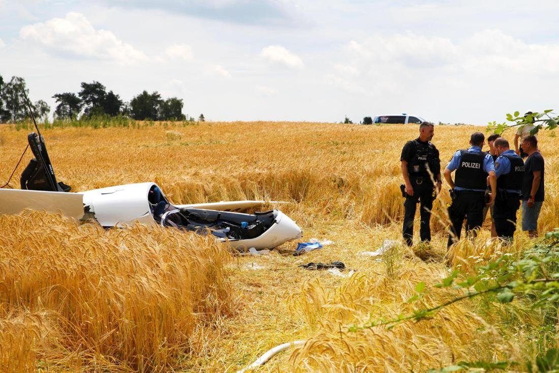 The glider crashed in the Giessen area.