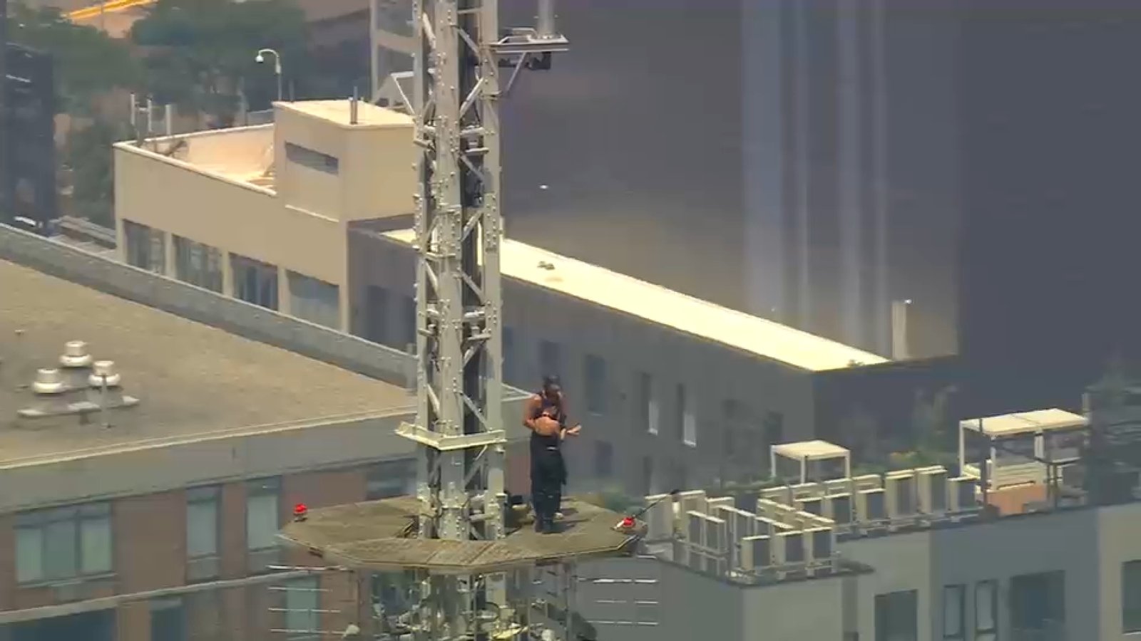 Daredevil couple Angela Nicolaou and Ivan Berkus climbed to the top of the Empire State Building in New York, got engaged and were taken into custody 16 1782953421 433 Daredevil couple Angela Nicolaou and Ivan Berkus climbed to the