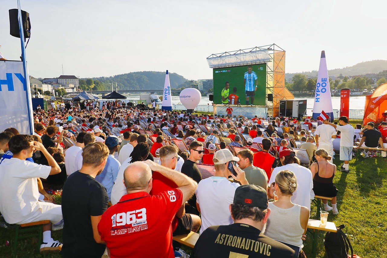 Public viewing in Linz, 25.06.2026