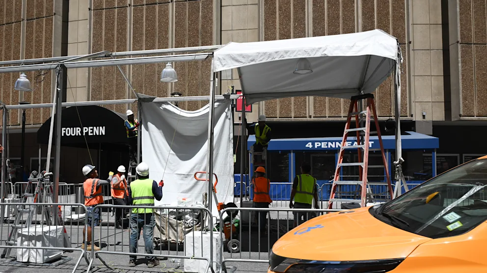 Wedding! Taylor Swift and Travis Kelce make Manhattan a no-go zone | Entertainment 26 To protect the wedding party from prying eyes, workers set up a tent in front of Madison Square Garden.