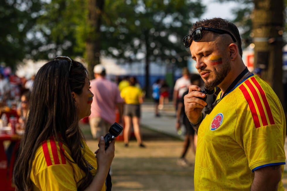 Paraguay faces Storm Blue early in the World Cup round of 16. 14 Colombia fans cool off with the help of fans at the FIFA Fan Zone before the Round of 16 match between Colombia and Ghana on July 3, 2026 in Kansas City.