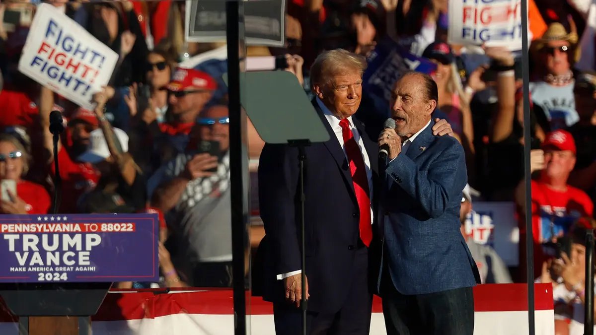 Lee Greenwood proud to perform with Trump at Fourth of July event 16 BUTLER, PENNSYLVANIA – OCTOBER 5: Performer Lee Greenwood sings as Republican presidential candidate former President Donald Trump takes the stage during a campaign rally on the grounds of the Butler Farm Show on October 5, 2024 in Butler, Pennsylvania. This is the first time Trump has returned to Butler since he was wounded in the July 13 assassination attempt. (Photo by Kevin Dietsch/Getty Images)