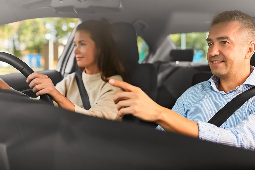New traffic rules come into force 17 Student driver behind the wheel 1909492042