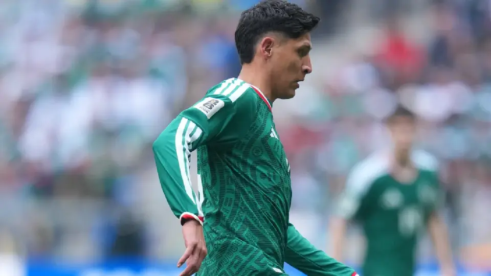 Lost due to injury? Mexican star doubts England match at last minute 20 Edson Alvarez at the opening of the World Cup | IMAGO7