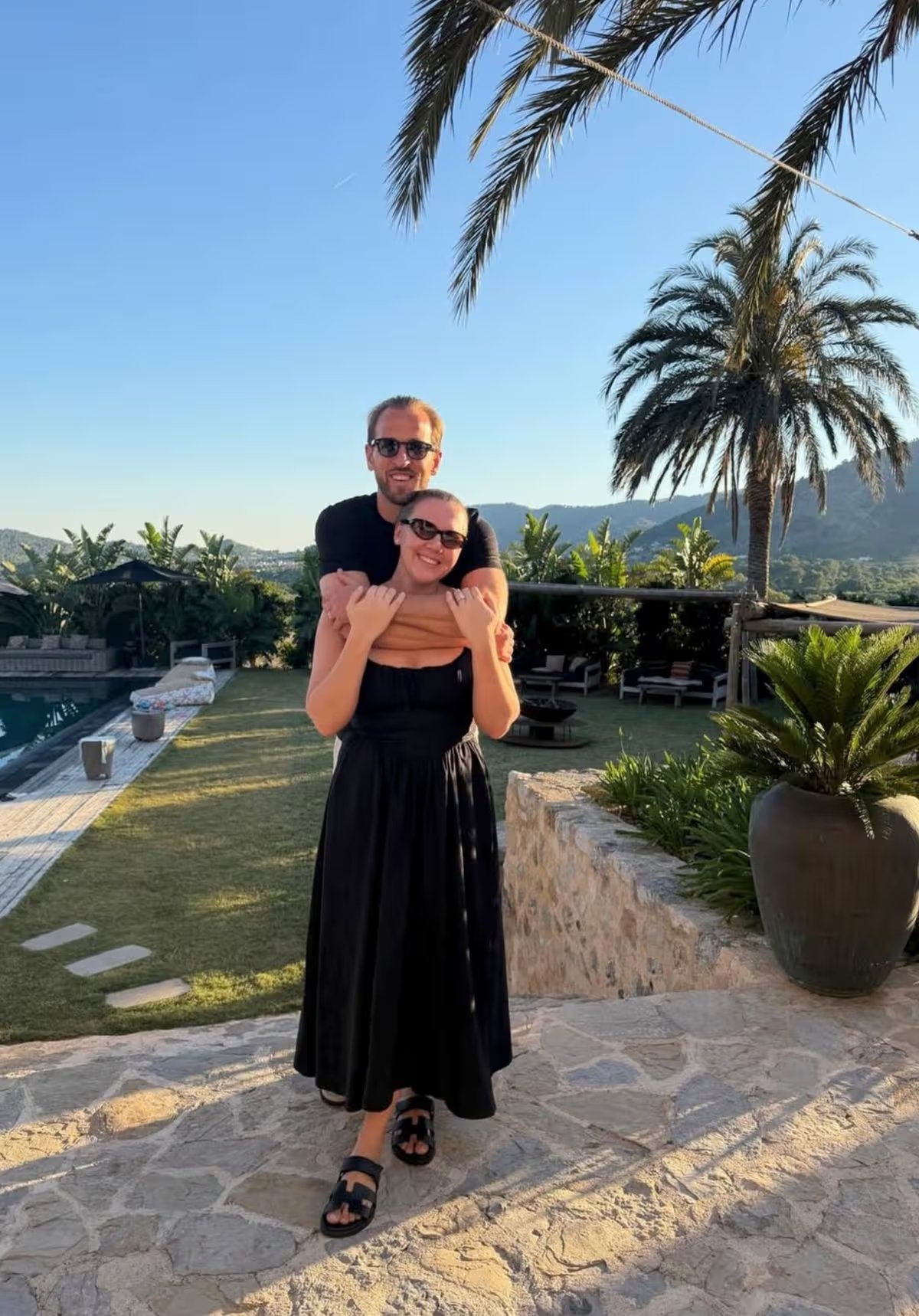 Harry Kane's life off the pitch: his beloved childhood wife, £30 million mansion and adorable children 23 Harry and Kate Kane