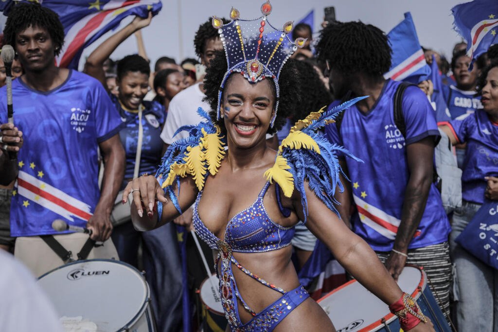 Cape Verde's euphoric homecoming after completing a heroic World Cup race 15 Crowds of fans played music and cheered as the Cape Verdean Blue Sharks made their way through Praia.