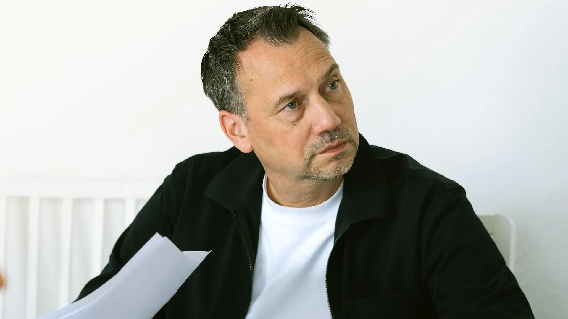 GZSZ's Sebastian Fitzek: Why a best-selling author appeared before Dr. Joe Gerner was shaking 16 Sebastian Fitzek on the set of the RTL series