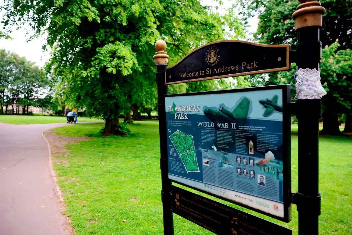 A Victorian park in Bristol with a children's pool, ideal for hot weather. 16 1783405820 389 A Victorian park in Bristol with a childrens pool ideal