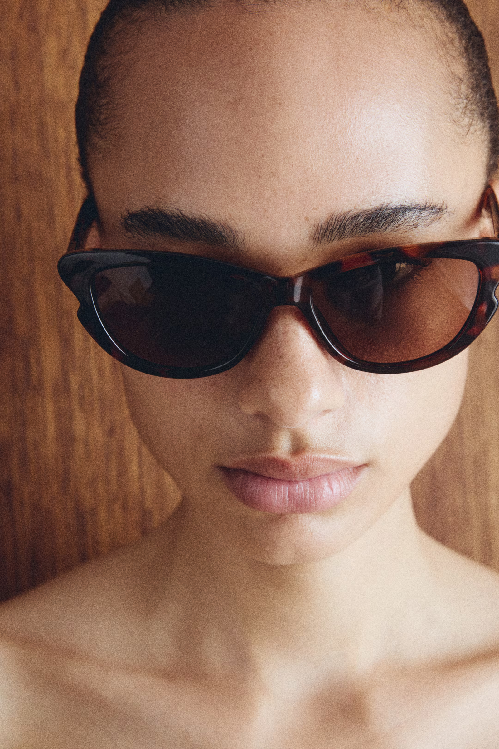 9 anti-trend purchases from H&M that will be sold out by August 44 h&m, Sunglasses with wavy details