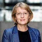 What does the submarine deal with Canada mean? 13 Claudia Buckenmaier