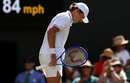 Wimbledon 2026: Jannik Sinner reaches semi-finals; Cruz Hewitt advances to third round of men's singles 20 It's been a tough day at the office for Alex de Minaur since leaving Wimbledon.