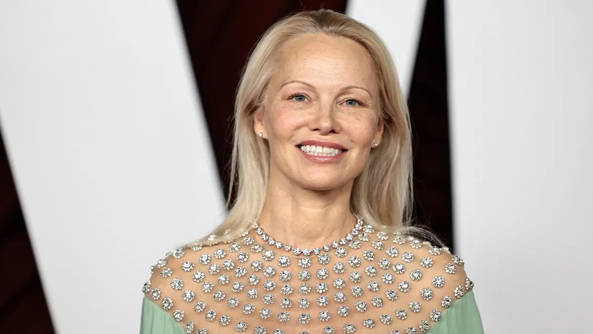 From Arnold Schwarzenegger to Sofia Vergara: stars who became US citizens 25 Pamela Anderson at a fashion event