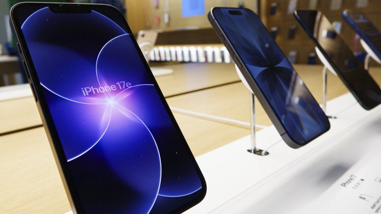 iPhone 17e on display at the Apple Store