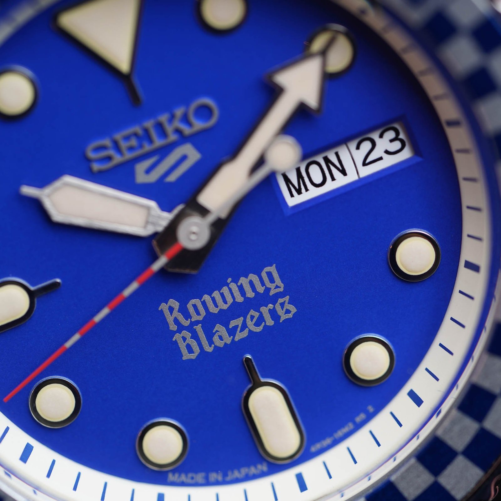 Arrival of two Seiko 5 Sports × Wind Vintage × Rowing Blazers 25 Seiko × Rowing Blazers × Wind Vintage SRPM19 dial macro