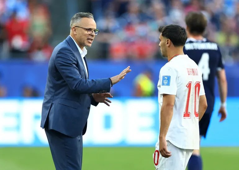 Mohamed Wahbi talks with Brahim Diaz
