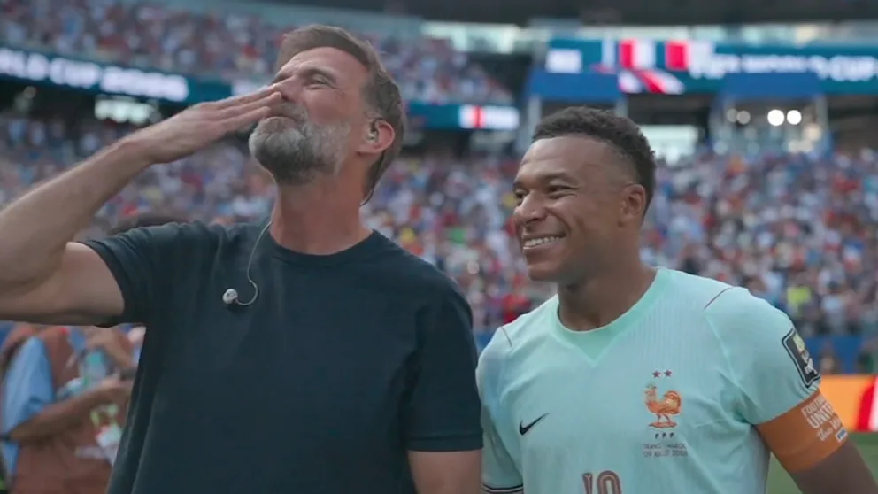 After the pre-match revelation: special TV moment between Klopp and Mbappe | sport 14 Klopp gives kisses to Mbappe's family