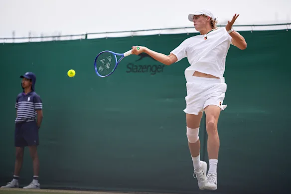 Hewitt's jab became a weapon again.