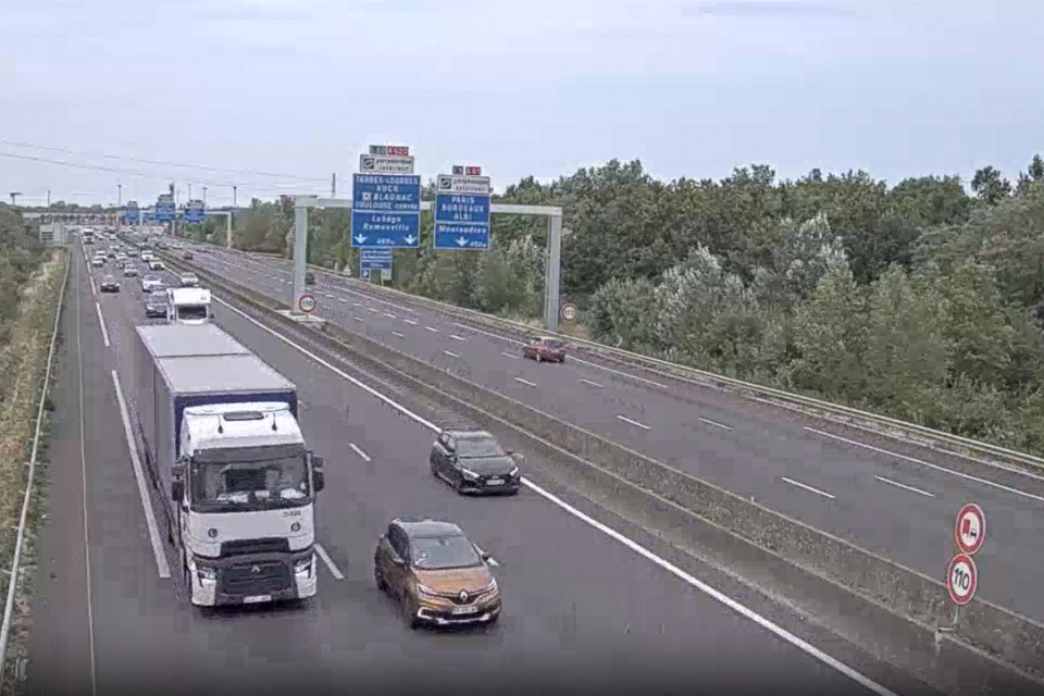 Transport is busy southeast of Toulouse, towards Narbonne.