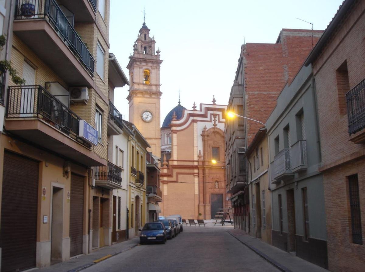 This is Foyos, hometown of Ferran Torres, Spain's top scorer. 13 The street of the municipality of Foios leads to the parish.