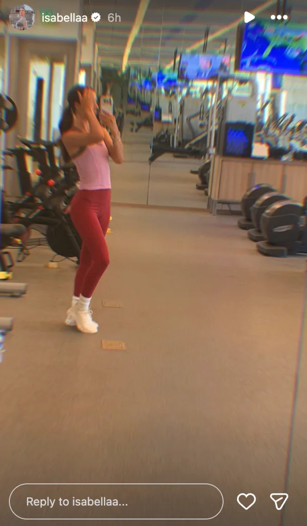 Isabelle Haugseng Johansen takes a selfie at the gym, according to her Instagram (@isabellaa).