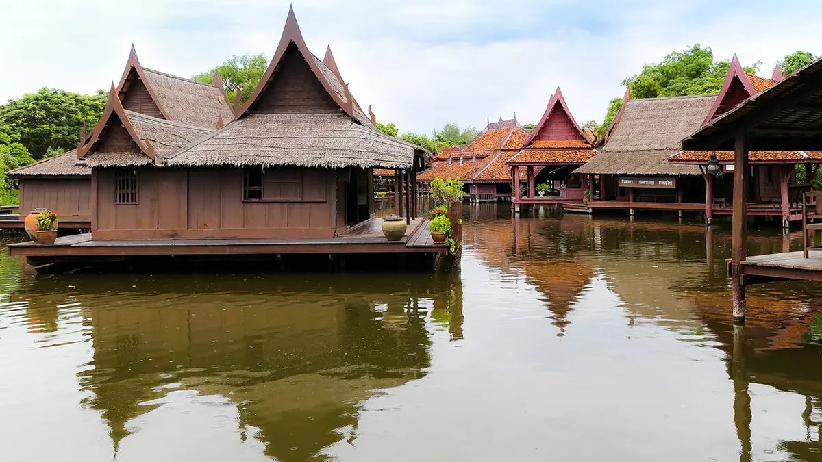 Connor Murphy, a popular influencer, reportedly drowned in a lake in Thailand at the age of 32. 17 Thailand