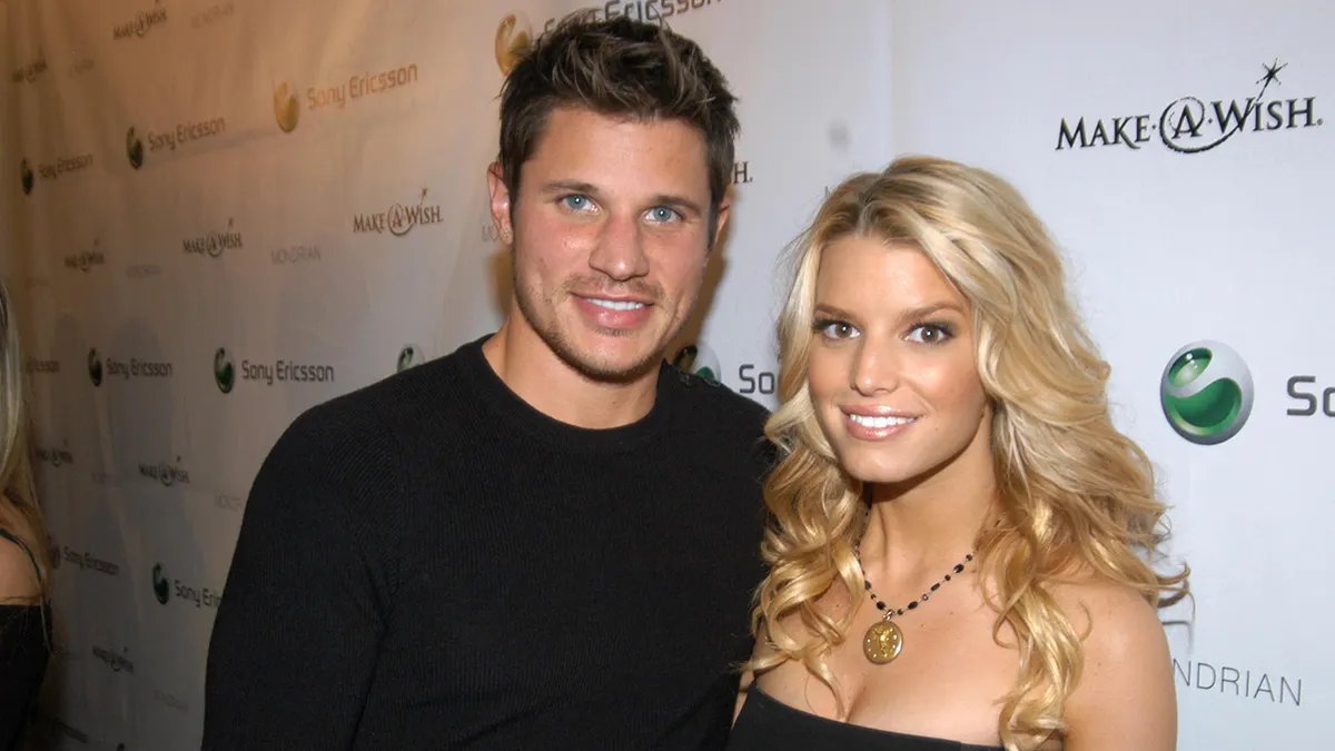 Kristin Cavallari admits she flies first class and her kids fly in coach 15 Nick Lachey and Jessica Simpson