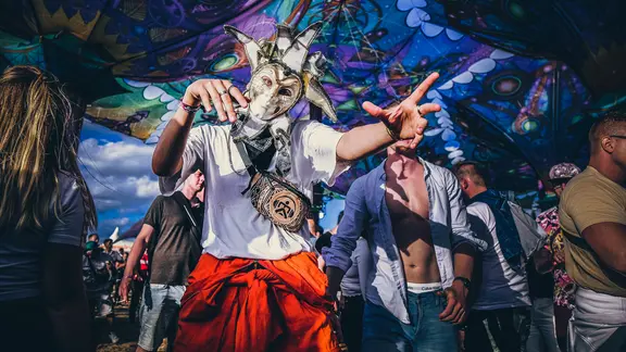 Pictured is a party at the Airbeat One festival | NDR, Benjamin Huelsenkremer The picture shows a party at the Airbeat One festival.
