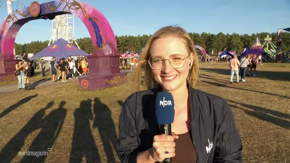 Franziska Haenlein reporting from the Airbeat One festival | Screenshot Franziska Haenlein reporting from the Airbeat One festival