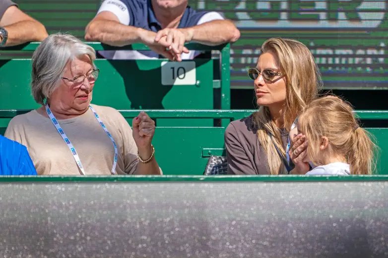 A photo of Alexander Zverev's daughter, girlfriend, appeared before Wimbledon 16 daughter of Alexander Zverev
