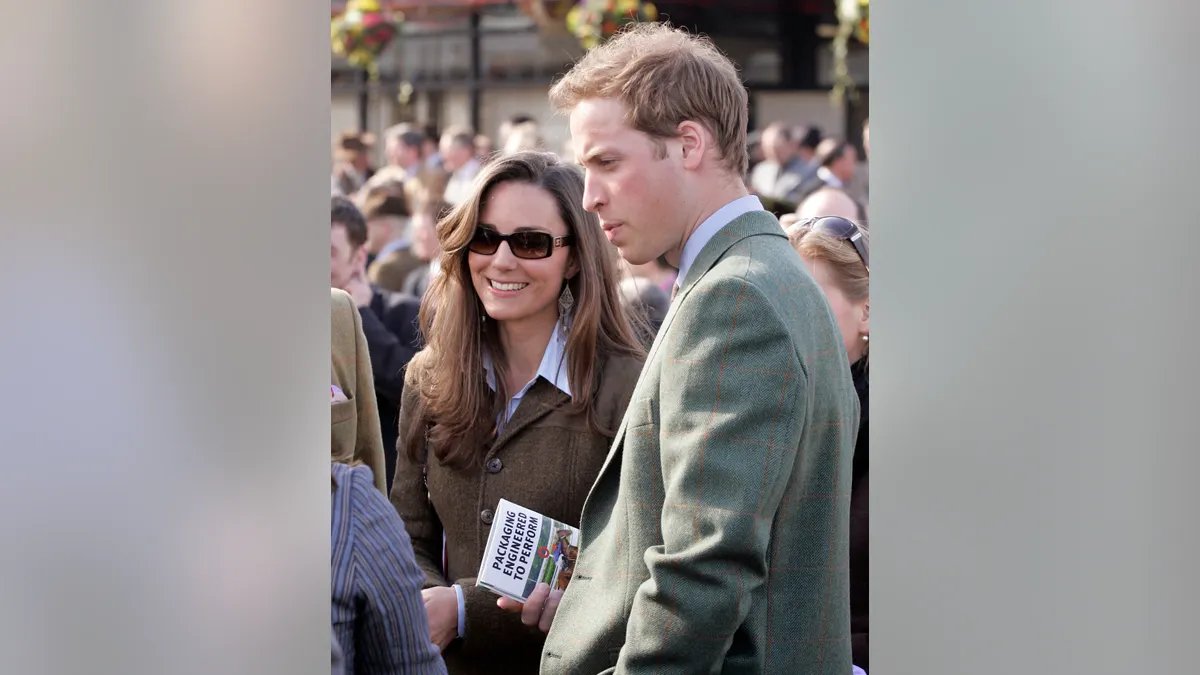 Prince William split from Kate Middleton in 2007, author says 30 Kate Middleton smiles in sunglasses at an event with Prince William.