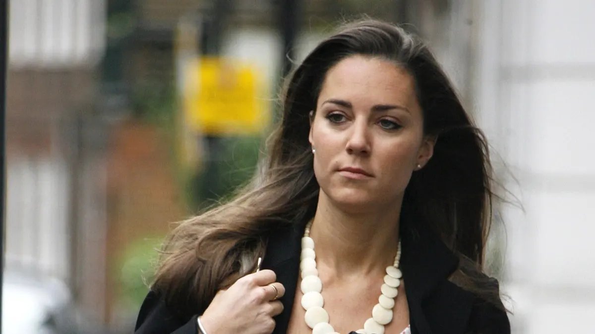 Prince William split from Kate Middleton in 2007, author says 33 Kate Middleton at the event.