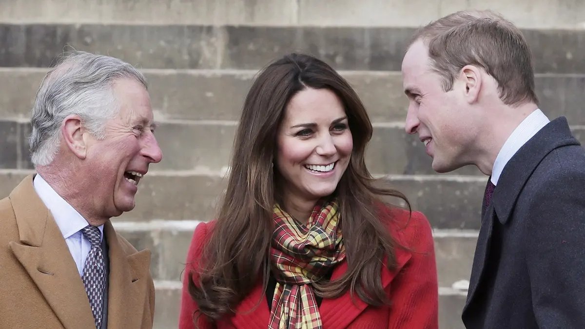 Prince William split from Kate Middleton in 2007, author says 32 Prince Charles, Duke of Rothesay, Catherine, Countess of Strathearn and Prince William, Earl of Strathearn shared a joke at Dumfries House.