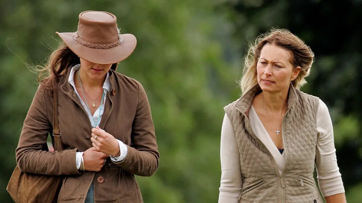 Prince William split from Kate Middleton in 2007, author says 35 Kate Middleton and Carole Middleton stand together outdoors in Gatcombe Park.