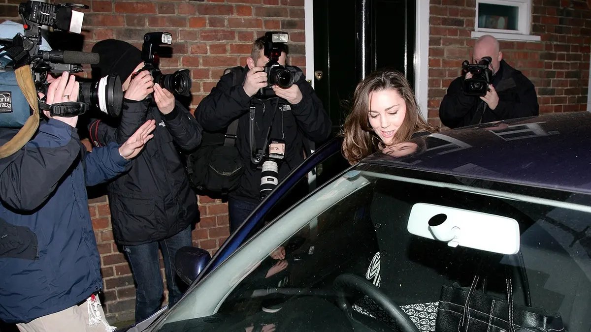 Prince William split from Kate Middleton in 2007, author says 46 Kate Middleton leaves her Chelsea apartment on her 25th birthday