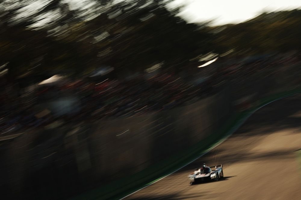 Peugeot 9X8 n°94 by Loïc Duval, Malthe Jacobsen and Theo Pourcher.