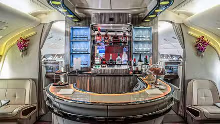 Emirates bets on London: Airbus A380 flights increased to nine per day 25 EK A380 Waiting room