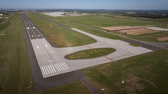 Western Sydney International Airport: Qantas' first trial cargo flight touches down as operational milestone reached 19 Jetstar will be the first airline to fly out of Western Sydney Airport on 25 October.