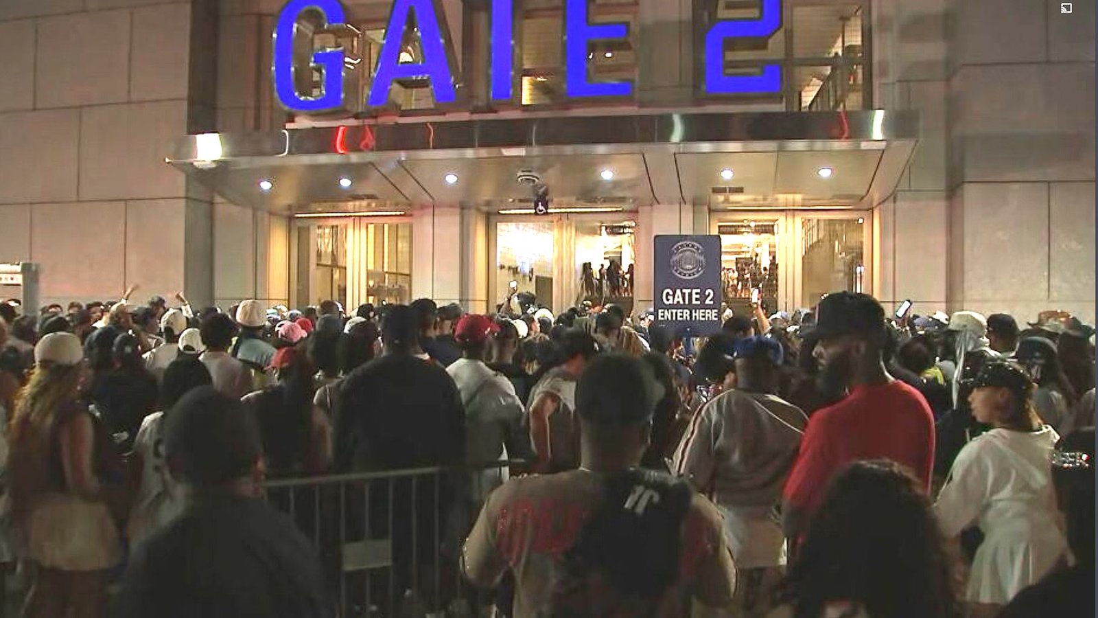 Chaos at Jay-Z concert leads to the closure of Yankee Stadium 14 1784109320 92 Chaos at Jay Z concert leads to the closure of Yankee