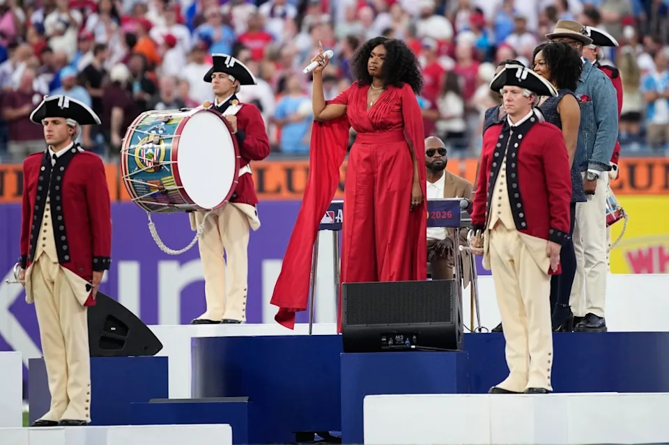 MLB fans criticize Patti LaBelle's national anthem performance at All-Star Game in her hometown of Philadelphia: 'Totally disrespectful' 26 Jennifer Hudson performing