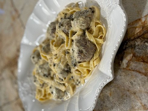 Tagliatelle with meatballs and pepper sauce - Dishes
