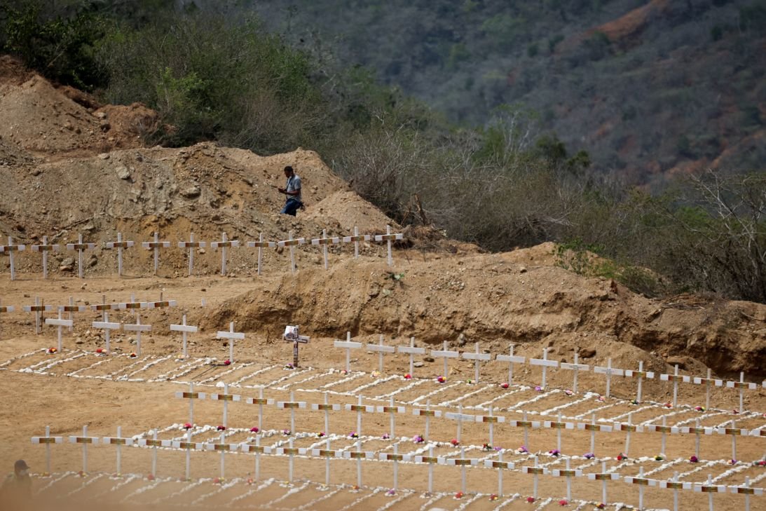A man dies in an earthquake in Venezuela, a day after the US deported him. 18 Graves of earthquake victims at La Esperanza Cemetery in La Guaira, Venezuela, July 6.