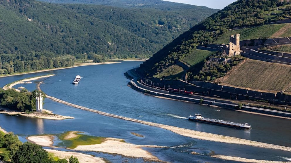 The level continues to fall: the Rhine is drying up | Regional 13 Bingen am Rhein: channel for transport vessels limited