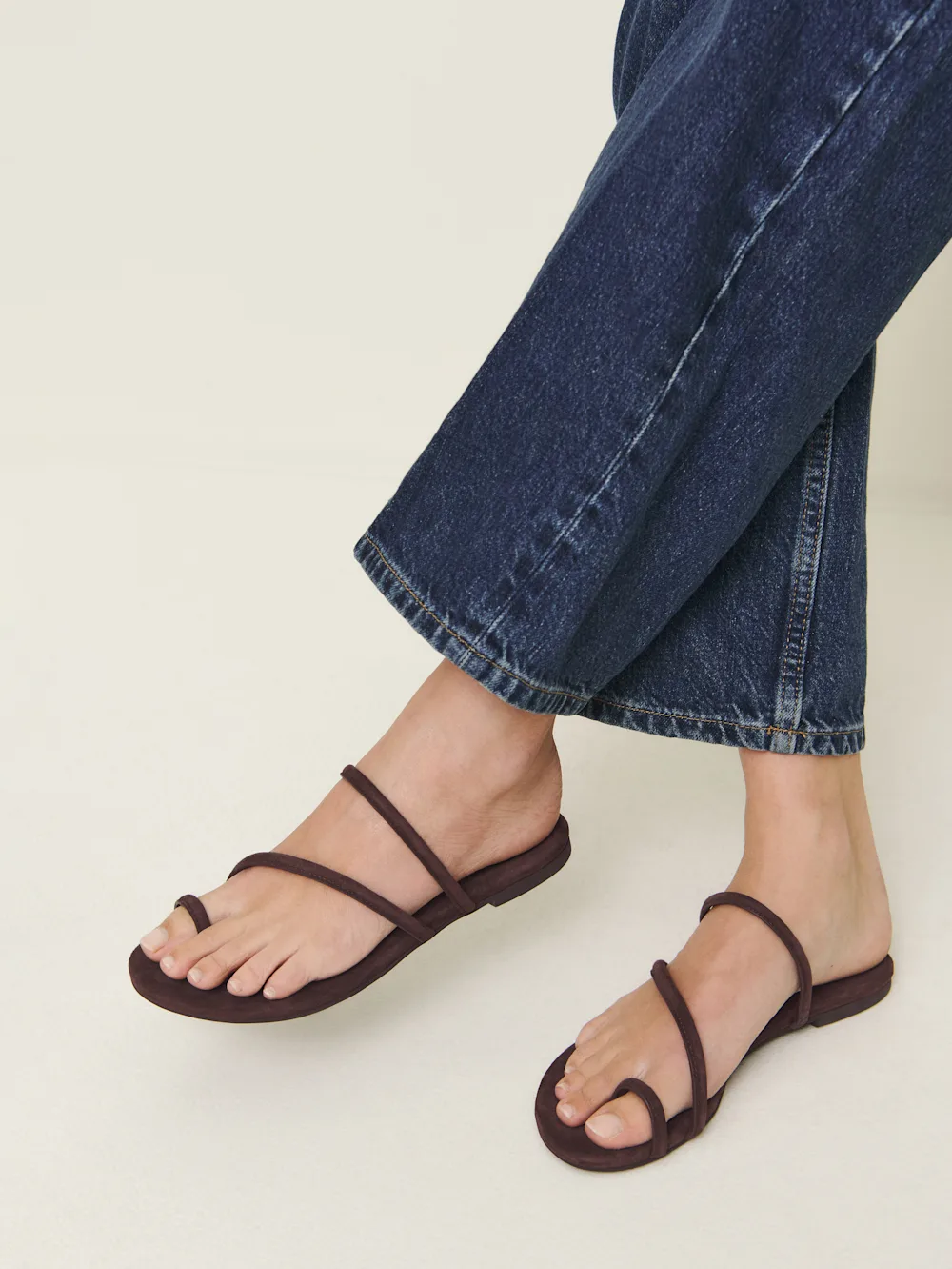 Ludo Flat Sandals with Toe Ring and Straps