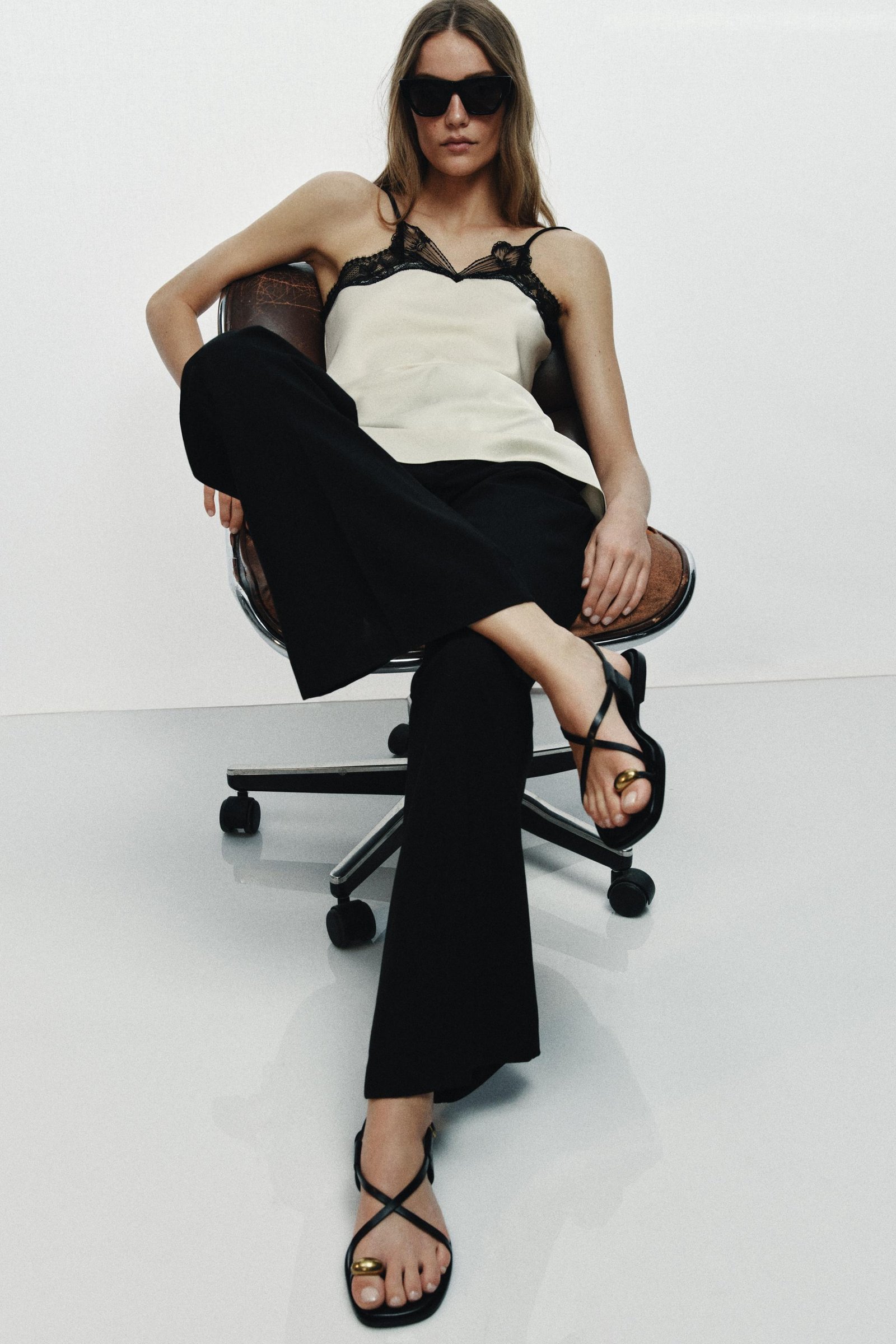 Flat Sandals with Metallic Details - Black - 2