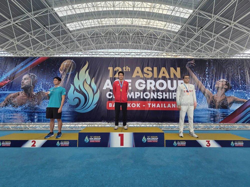 Vietnamese swimming explodes at Asian tournament: 3 more gold medals, breaking Asian record - Photo 2. Vietnamese swimming explodes at Asian tournament: 3 more gold medals, breaking Asian record - Photo 2.