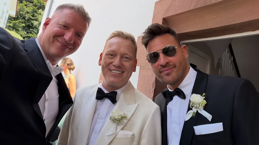 Twitch star Max Schradin (48, left) and Mark Eggers (right) with happy fiance Knossi