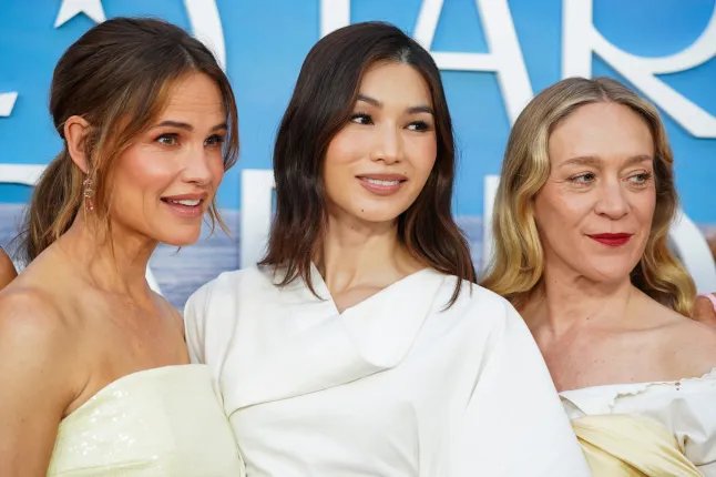 Jennifer Garner opens up about her nerves while filming with Timothy Olyphant 20 years later 19 Jennifer Garner (from left), Gemma Chan and Chloë Sevigny at the film premiere.